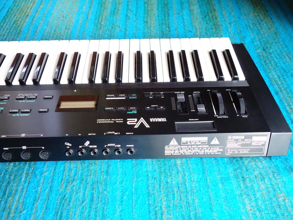 Yamaha V2 (DX11) FM Synthesizer - 80's Yamaha FM Synthesizer DX series - H179
