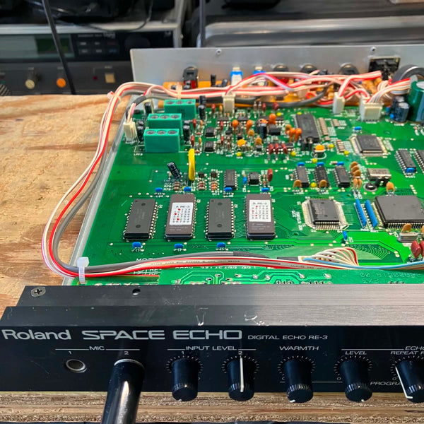 Roland RE-3 Digital Space Echo - Serviced - K053