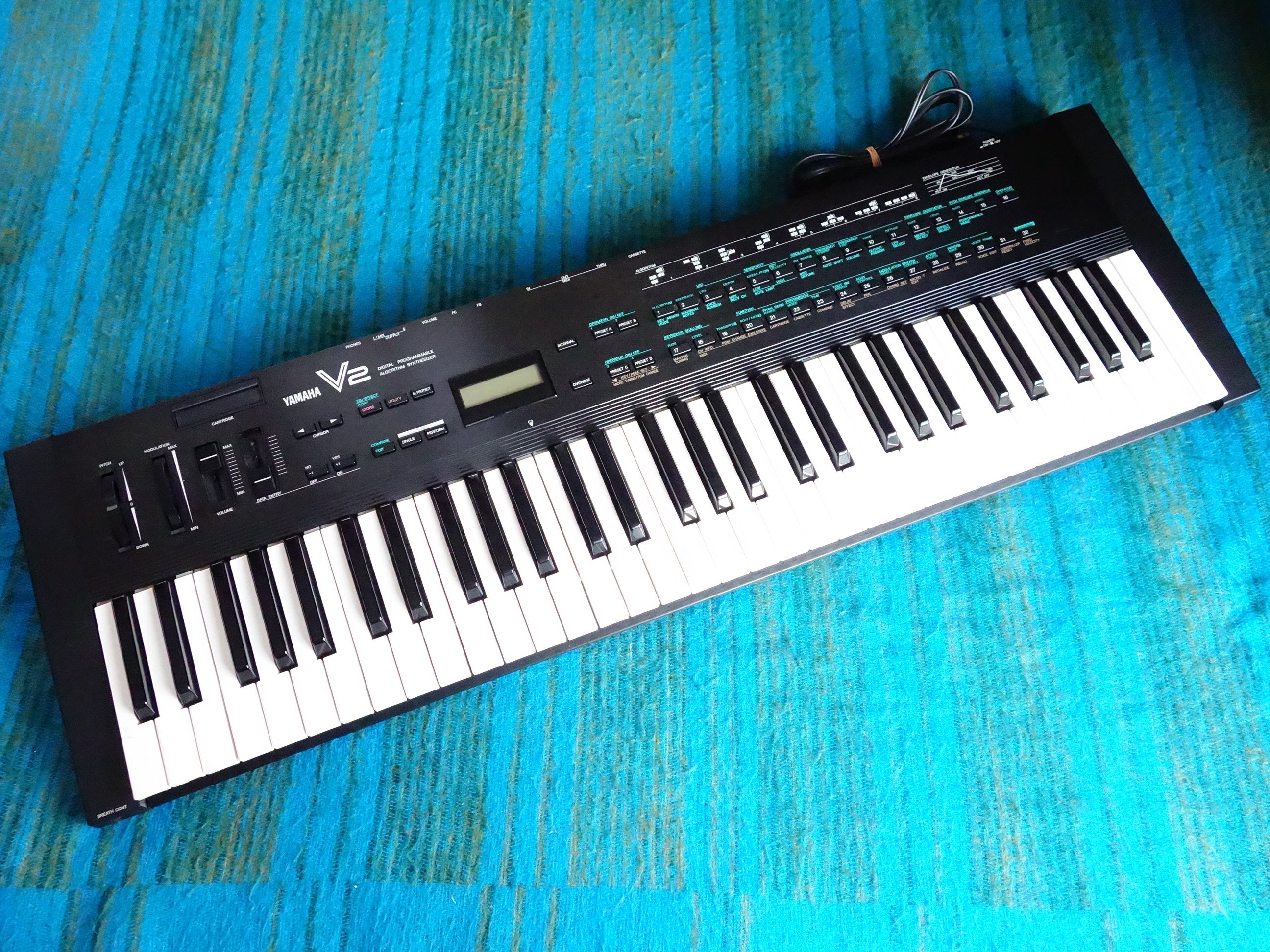 YAMAHA V2 シンセサイザー DX11 Yamaha V2 (DX11) | Synthesizers | Yamaha black boxes online