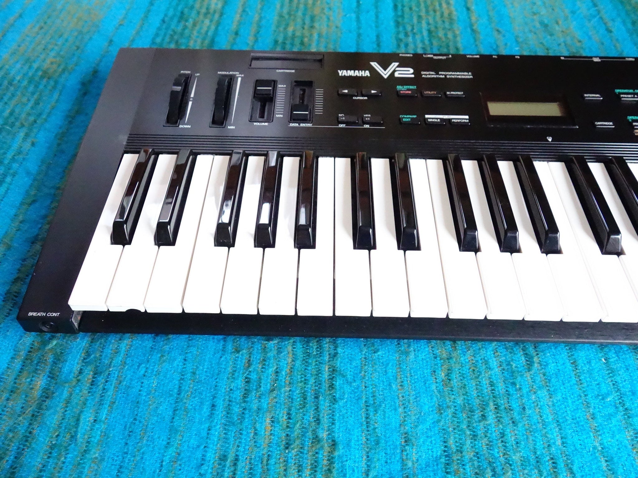 Yamaha V2 (DX11) FM Synthesizer - 80's Yamaha FM Synthesizer DX Yamaha V2 (DX11) FM Synthesizer - 80's Yamaha FM Synthesizer DX