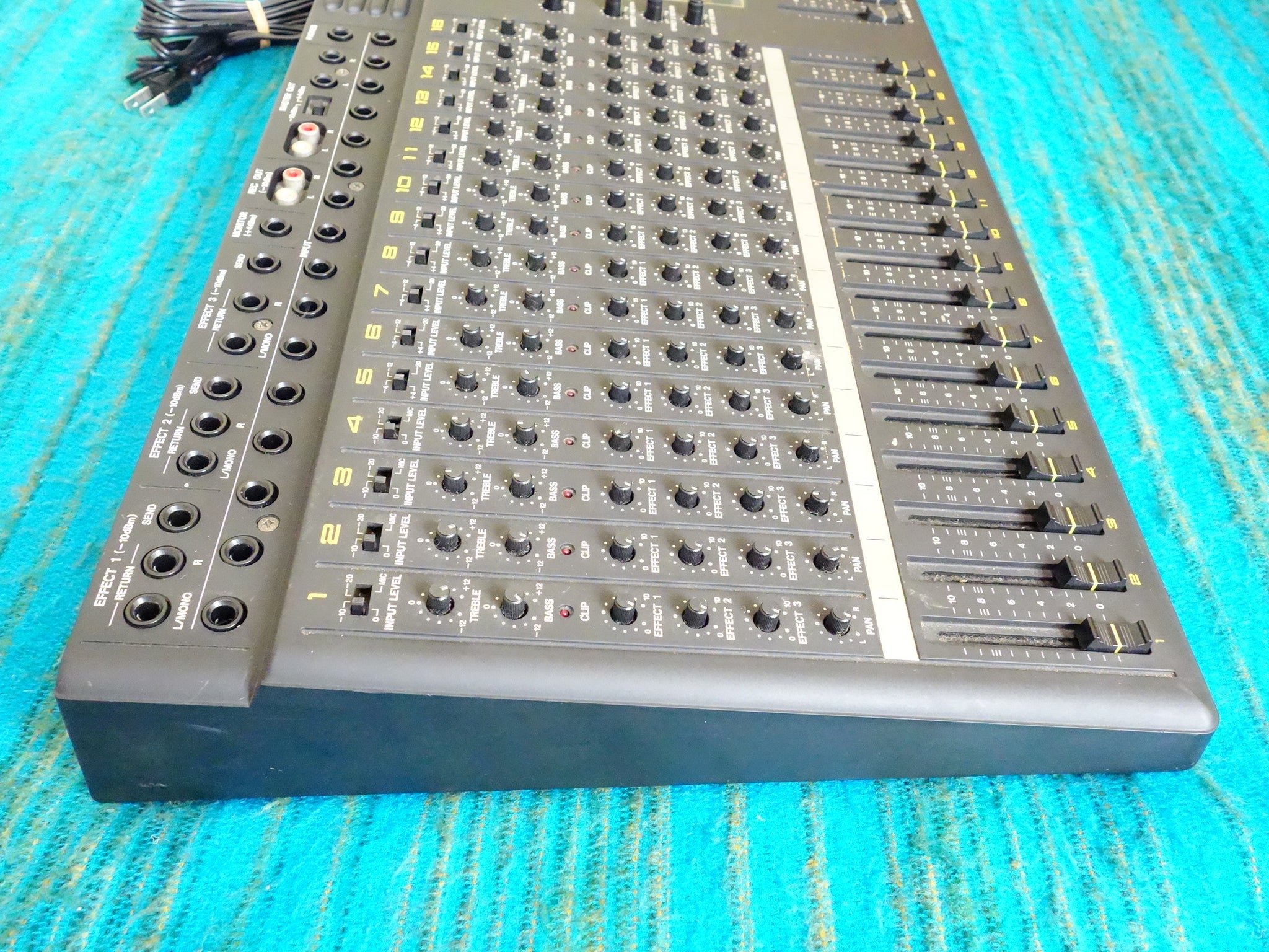 Kawai MX-16 16 Channel Analog Stereo Mixer - I037 – SUBTOKYOSHOP