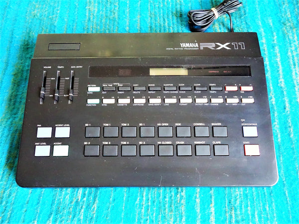 Yamaha RX11 Digital Rhythm Programmer / Drum Machine - H076