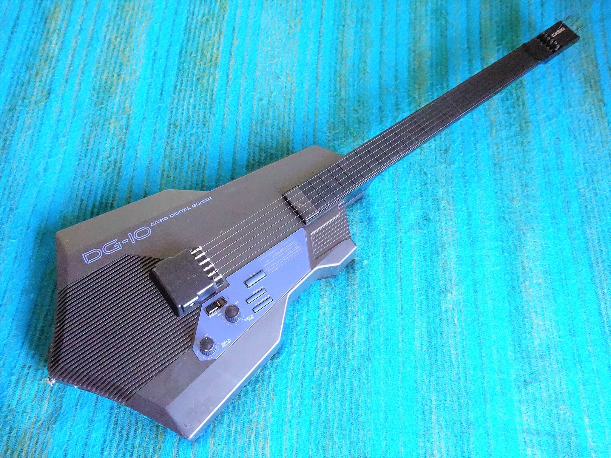 CASIO DG-10 Digital Guitar Synthesizer w/ AC Adapter - Serviced