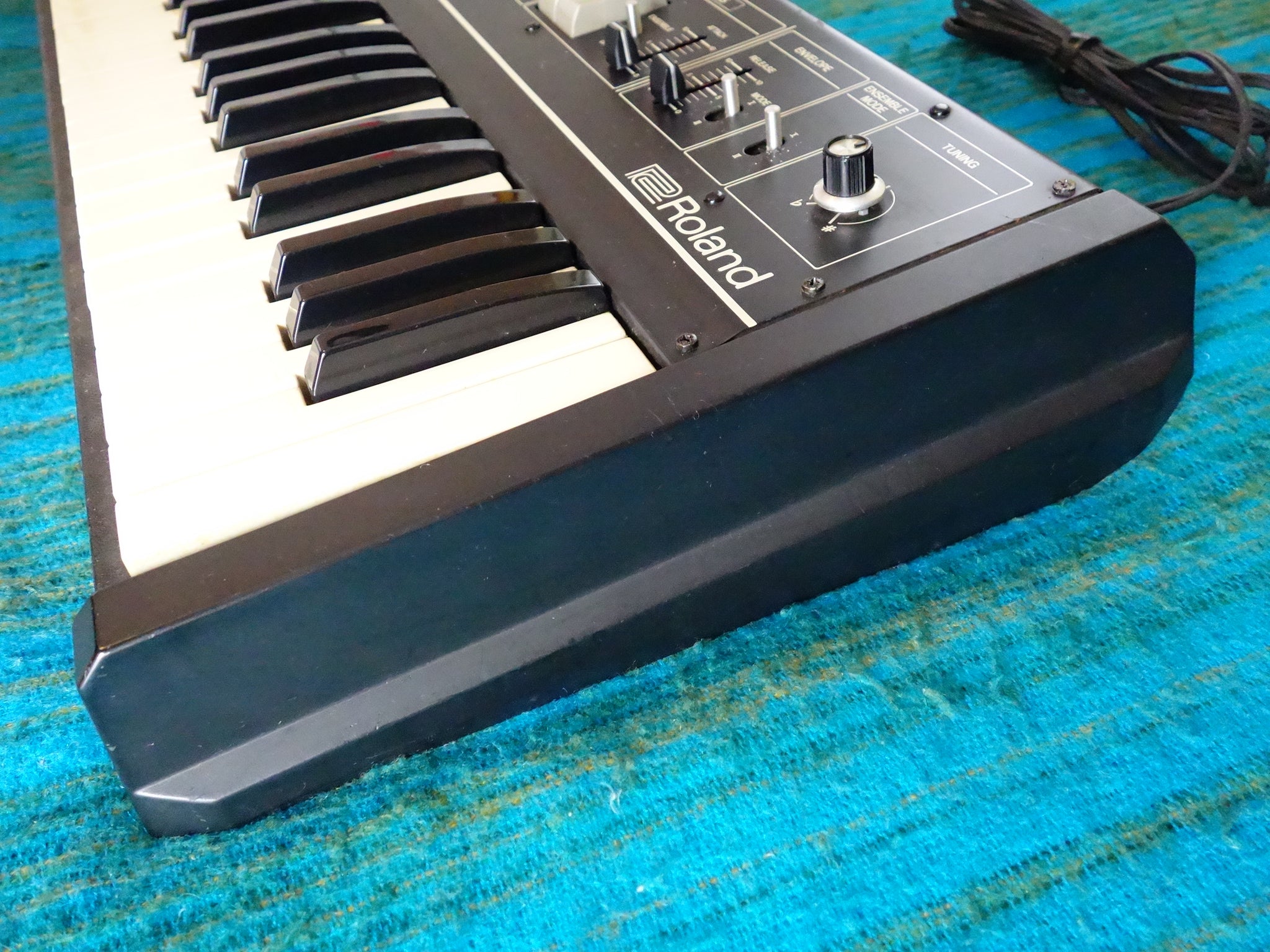 Roland RS-09 Organ / Strings Synthesizer - w/ Original Flight Case