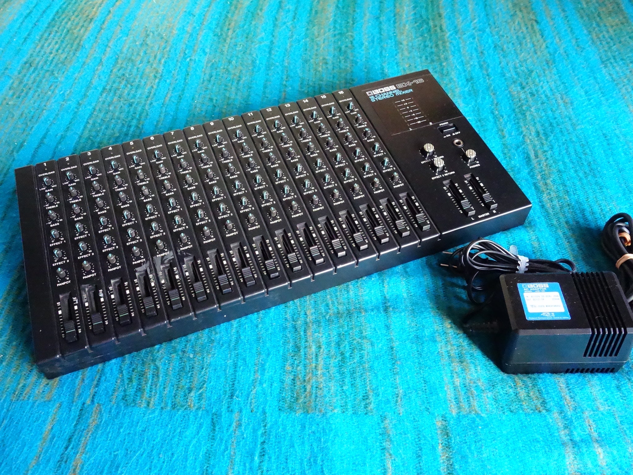 【ジャンク】 BOSS BX-16 16CHANNEL STEREO MIXER BX-16 16 Channel Stereo Mixer Boss - Audiofanzine