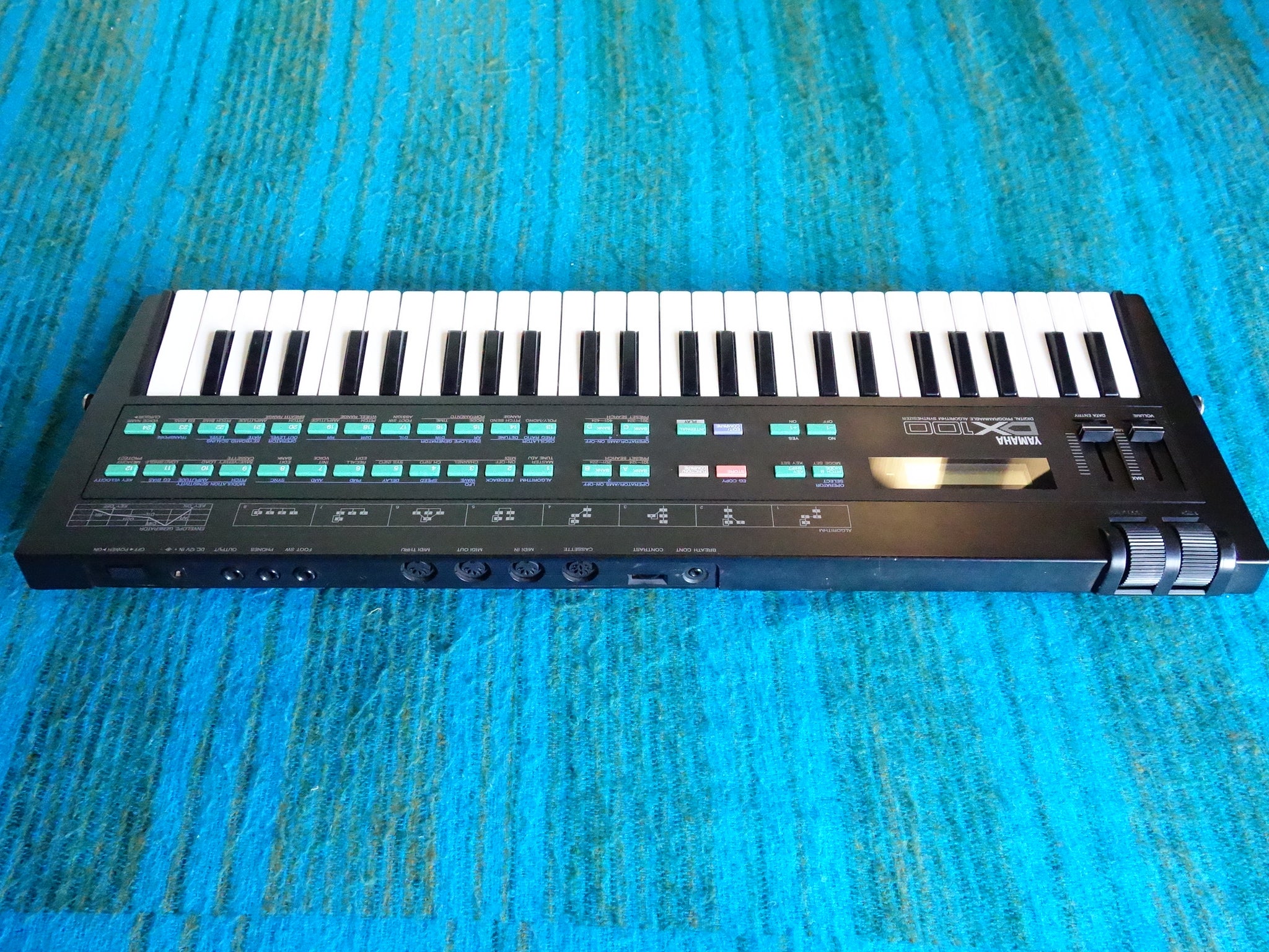 Yamaha DX100 Programmable Algorithm Synthesizer - 80's FM