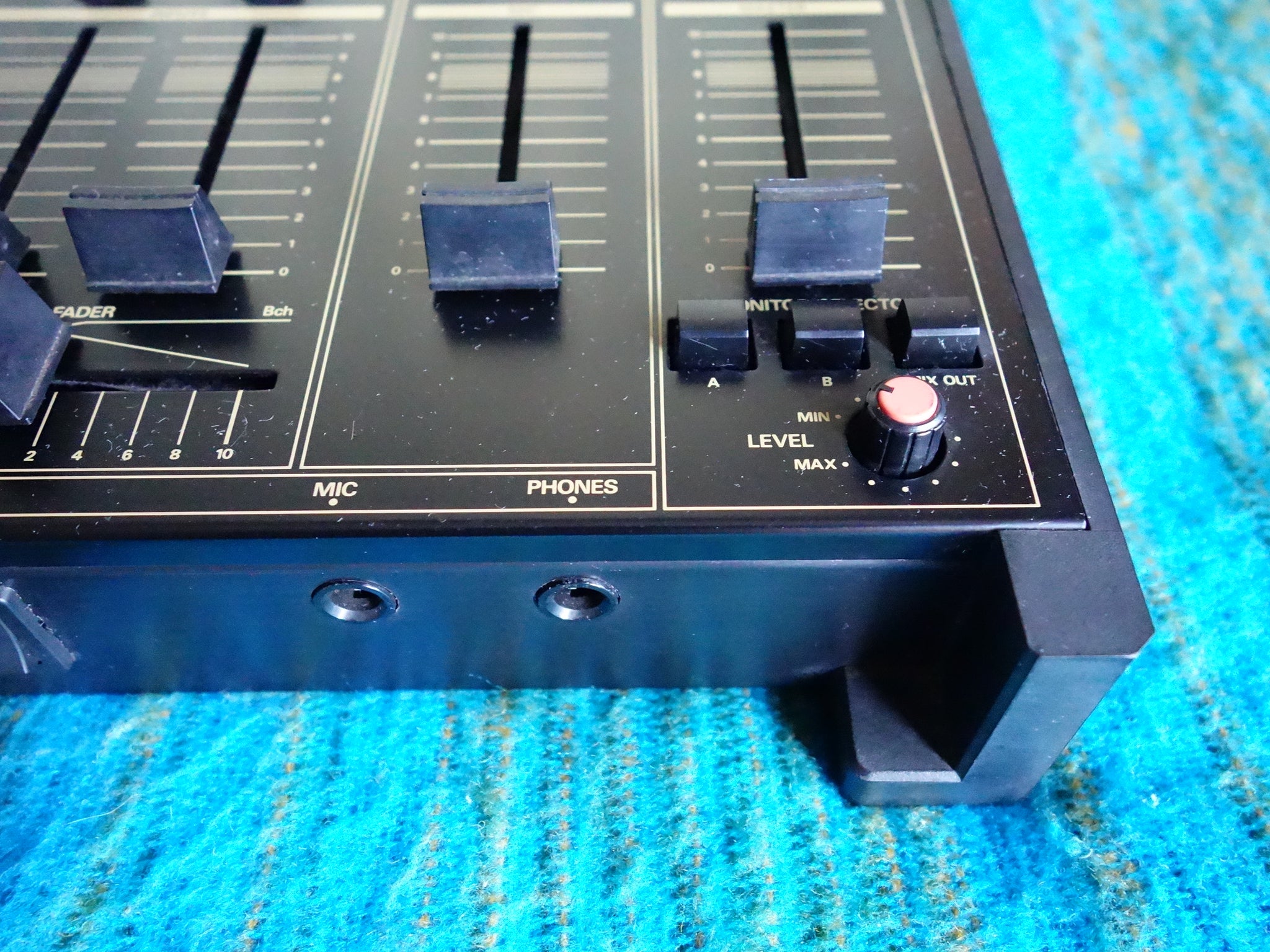 Audio Technica AT-MX 30 Disco Mixer w/ AC Adapter - 90's