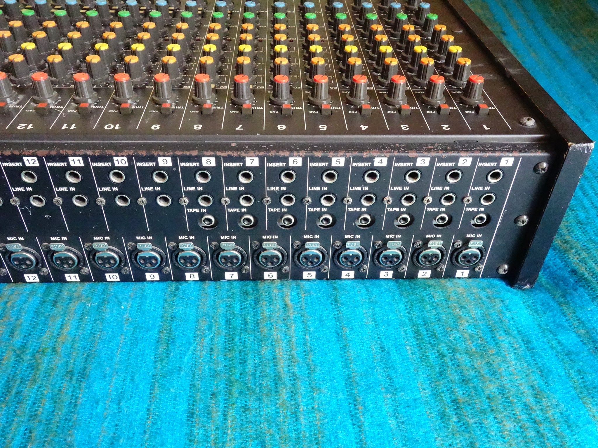TASCAM M216 16チャンネルアナログミキサー - 楽器・機材