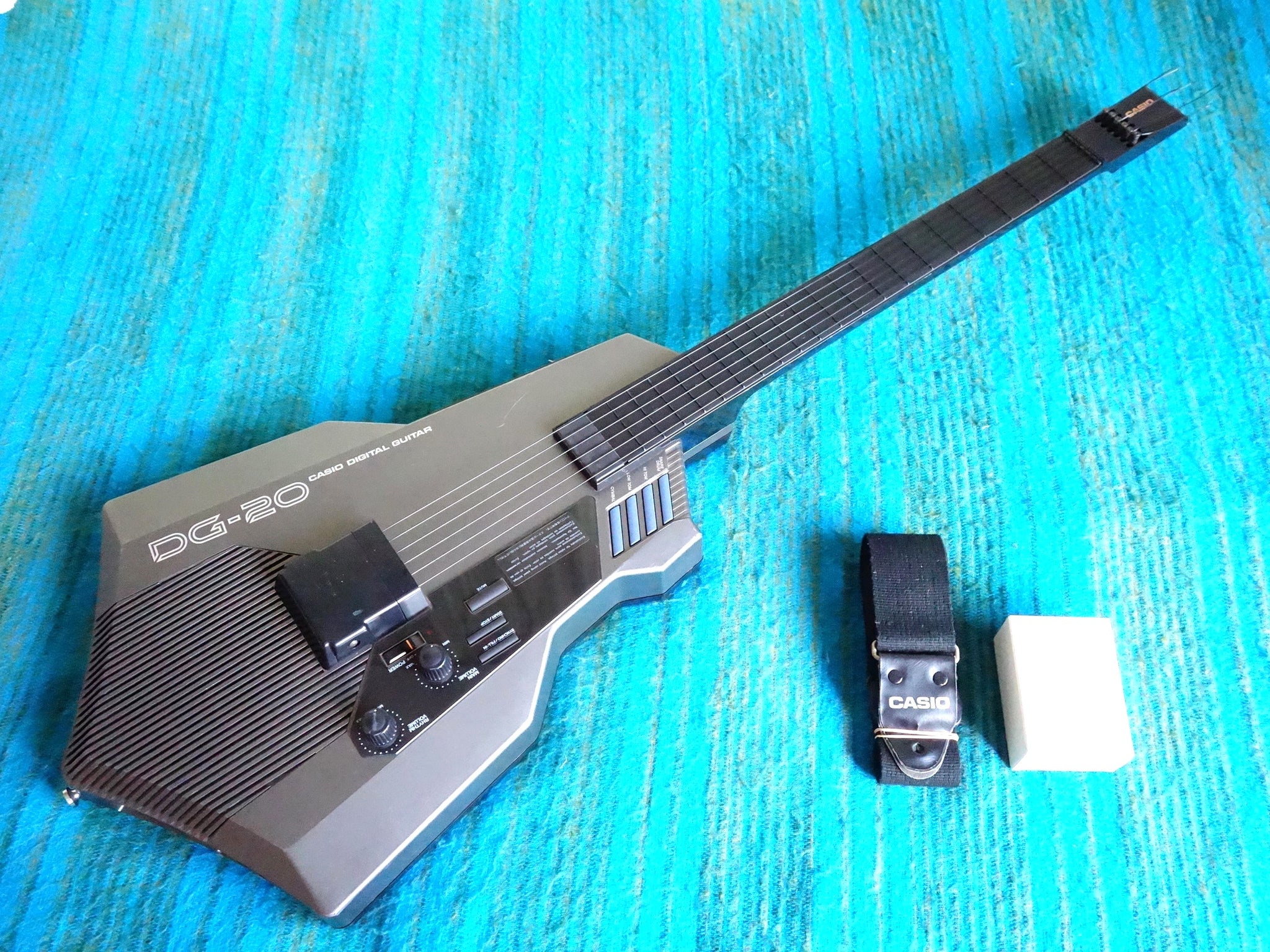 【通電OK】CASIO DG-20 DIGITAL GUITAR カシオMIDI 1980's Casio DG-20 Digital Guitar (Made in Japan) – Cool Old