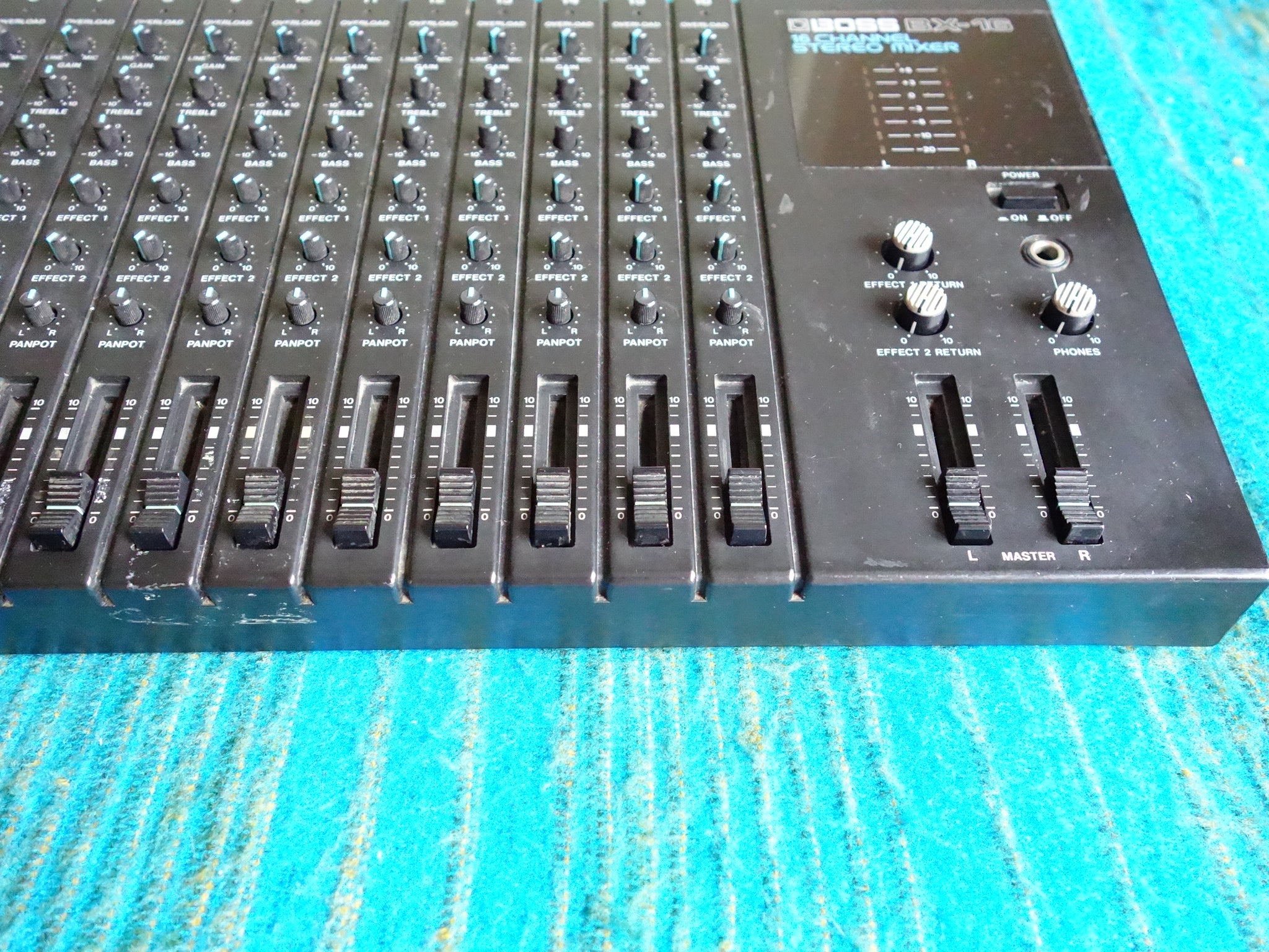 BOSS BX-16 16チャンネル ステレオミキサー　電源アダプター付 BOSS BX-16 16チャンネル ステレオミキサー 電源アダプター付 電源ジャック