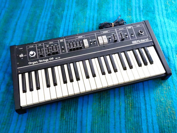 Roland RS-09 Organ / Strings Synthesizer - Serviced / Power Board Recapped - J005