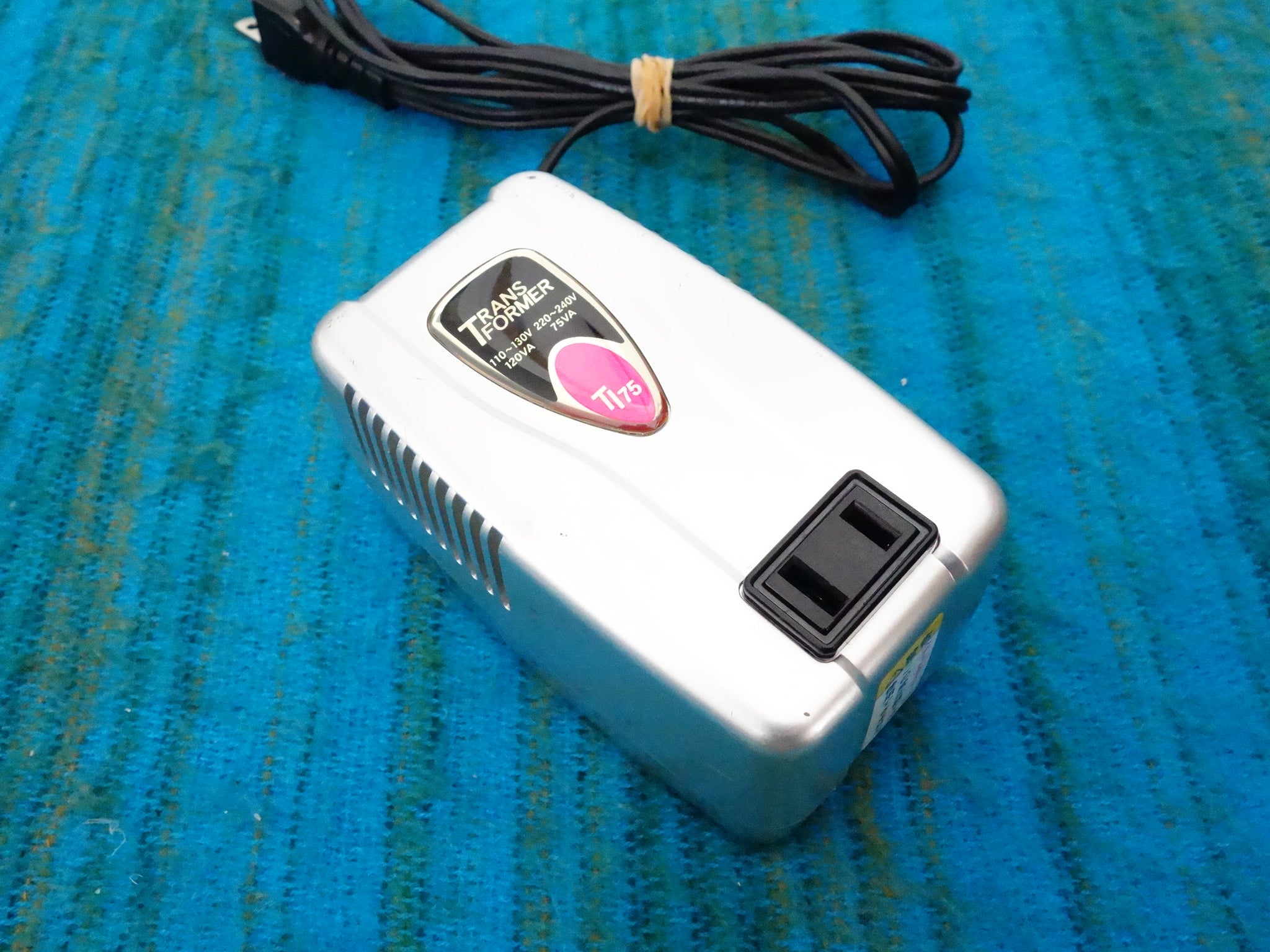 Kashimura TI-75 Step Down Transformer 110-240V to 100V 120w/75w