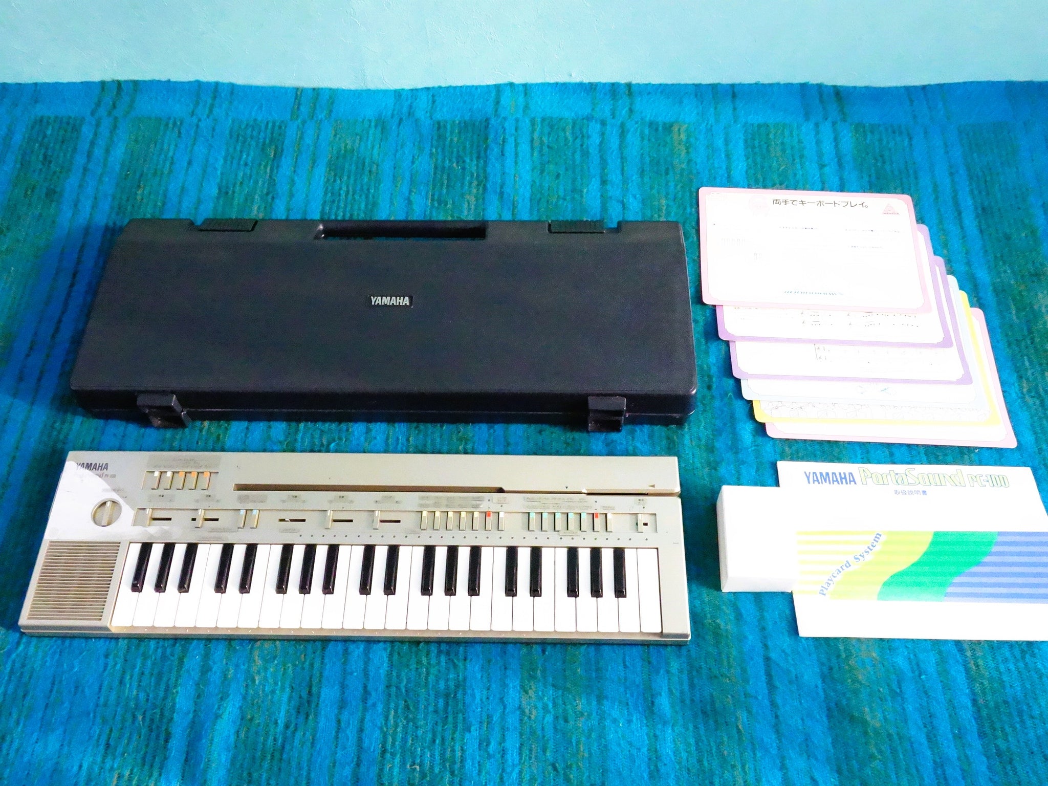 Yamaha PortaSound PC-100 Synthesizer - w/ Original Case, Adapter
