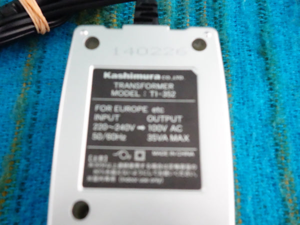 Kashimura TI-352 Step Down Transformer 220-240V to 100V 35w max - J085
