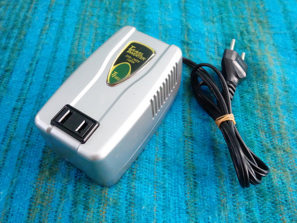 Kashimura TI-1002 Step Down Transformer 220-240V to 100V - 100w max - J097