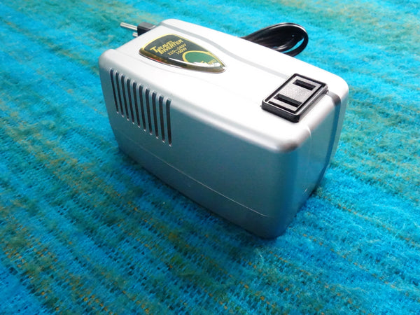 Kashimura TI-1002 Step Down Transformer 220-240V to 100V - 100w max - J097