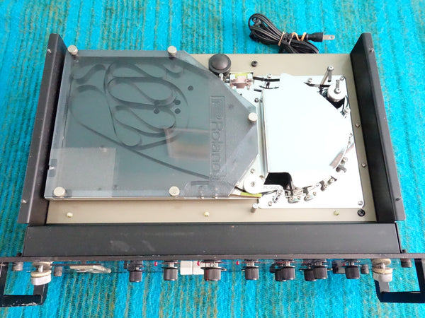 Roland SRE-555 Chorus Echo - 1981 Model - Serviced / Recapped - K004