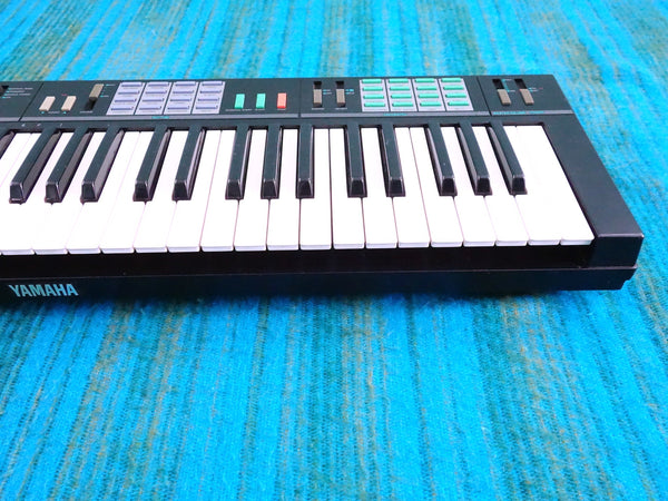 Yamaha PSR-12 Portatone FM Synthesizer - K026