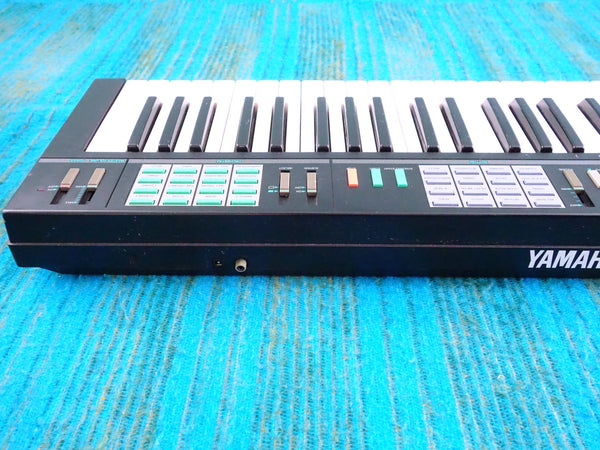 Yamaha PSR-12 Portatone FM Synthesizer - K026