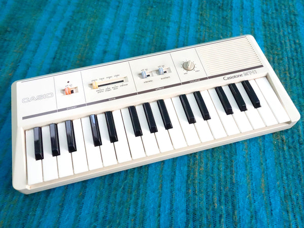 Casio Casiotone MT-11 Synthesizer - w/ Original Case, Adapter - K028