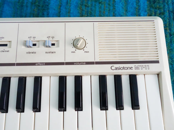 Casio Casiotone MT-11 Synthesizer - w/ Original Case, Adapter - K028