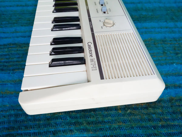Casio Casiotone MT-11 Synthesizer - w/ Original Case, Adapter - K028