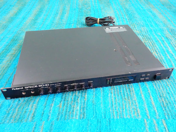 Roland RE-3 Digital Space Echo - Serviced - K053