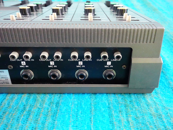 Teac Tascam Series M-09 Audio Mixer - 4 Stereo / 8 Channel - 80's Analog - K060