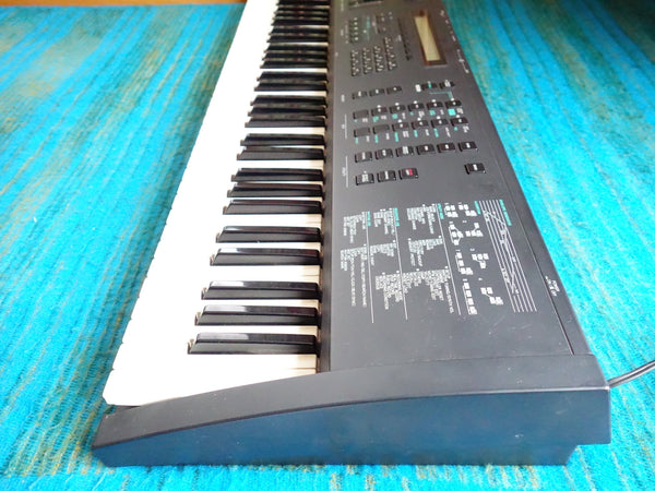 Yamaha V50 FM Synthesizer - 80's Yamaha FM Synthesizer DX series - H178