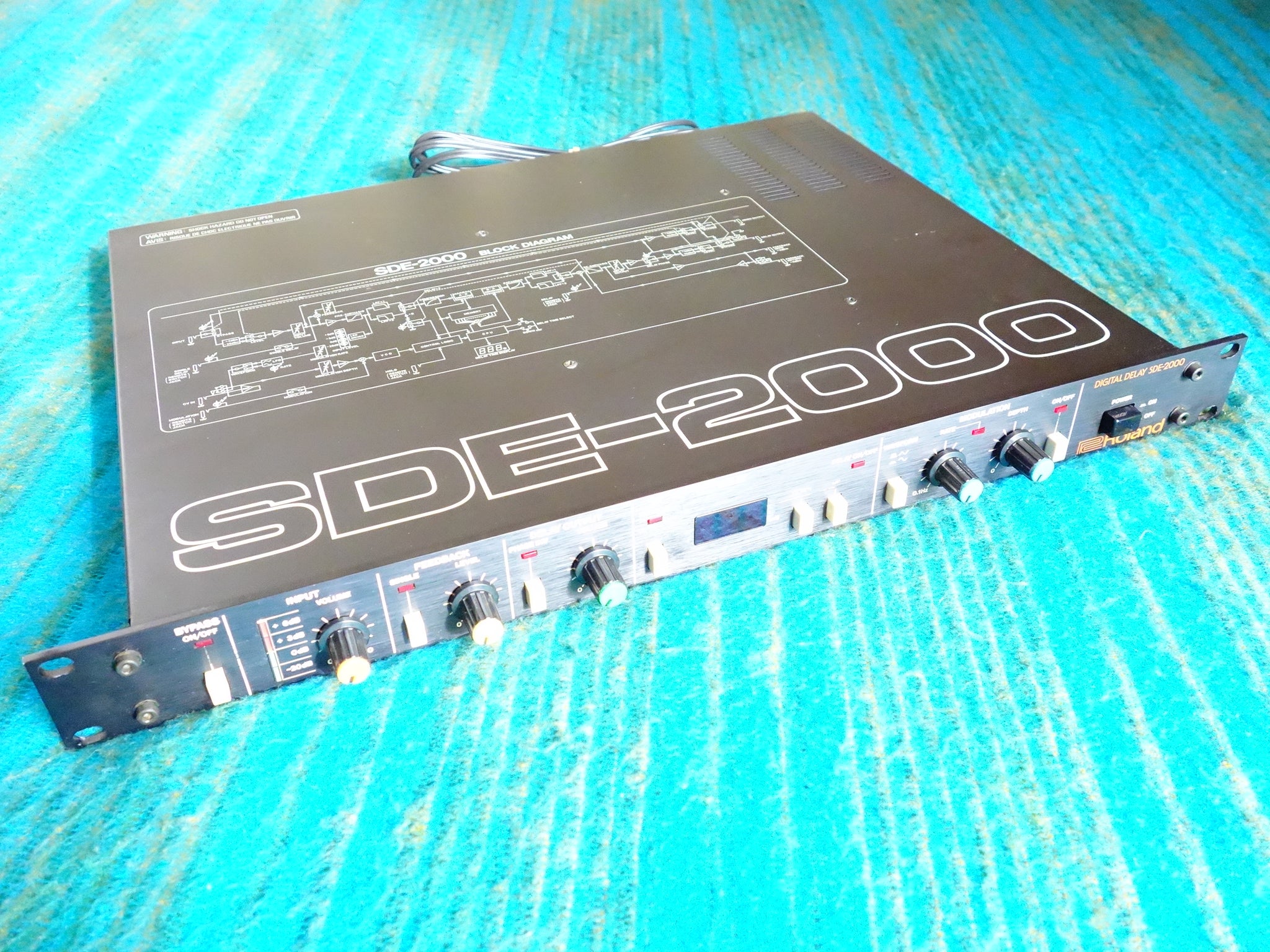 Roland SDE-2000 Rack Mountable Digital Delay - 80's Vintage 12bit