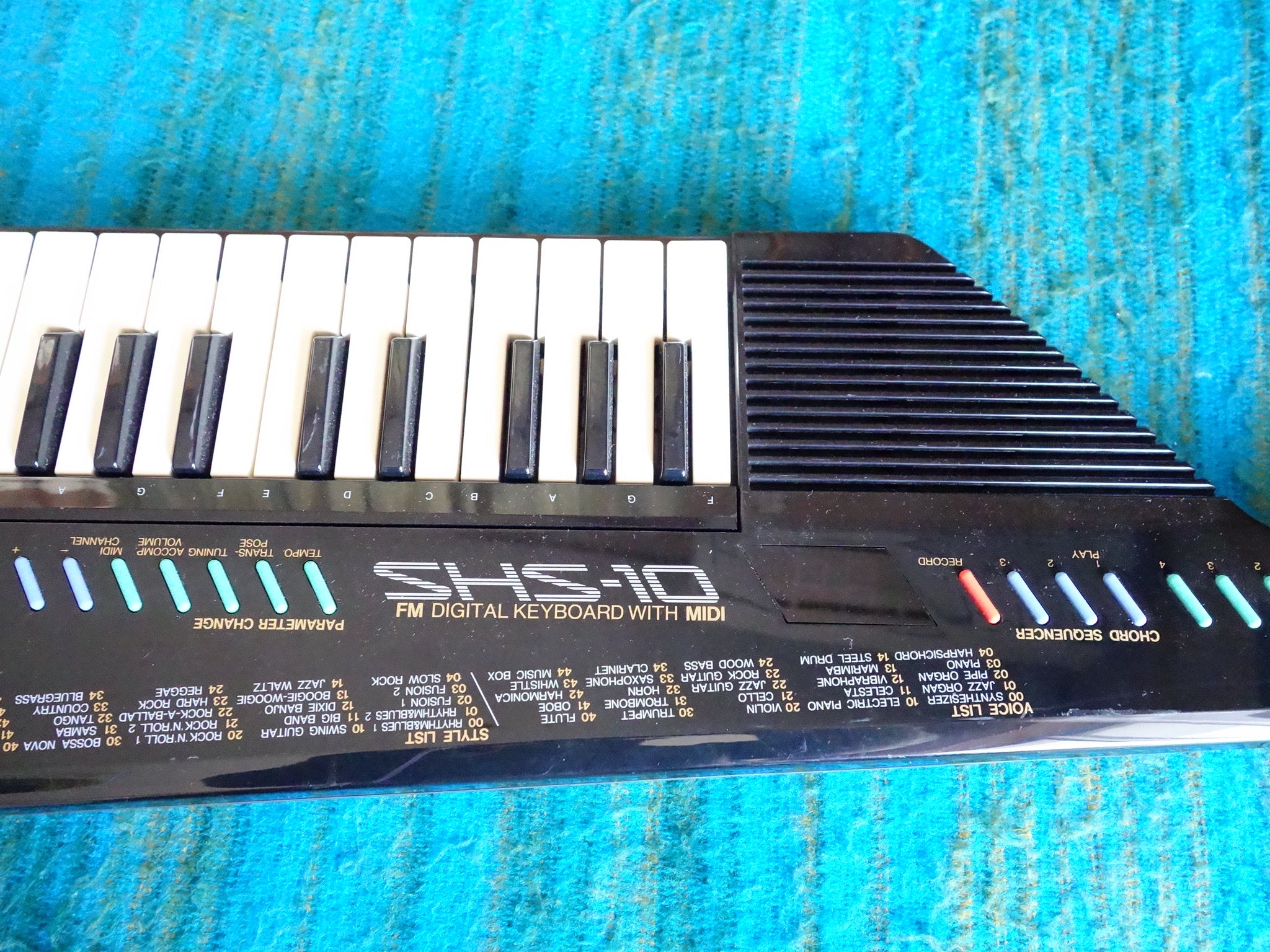 Yamaha SHS-10 FM Digital Synthesizer / Keytar SHS-10B w/ AC