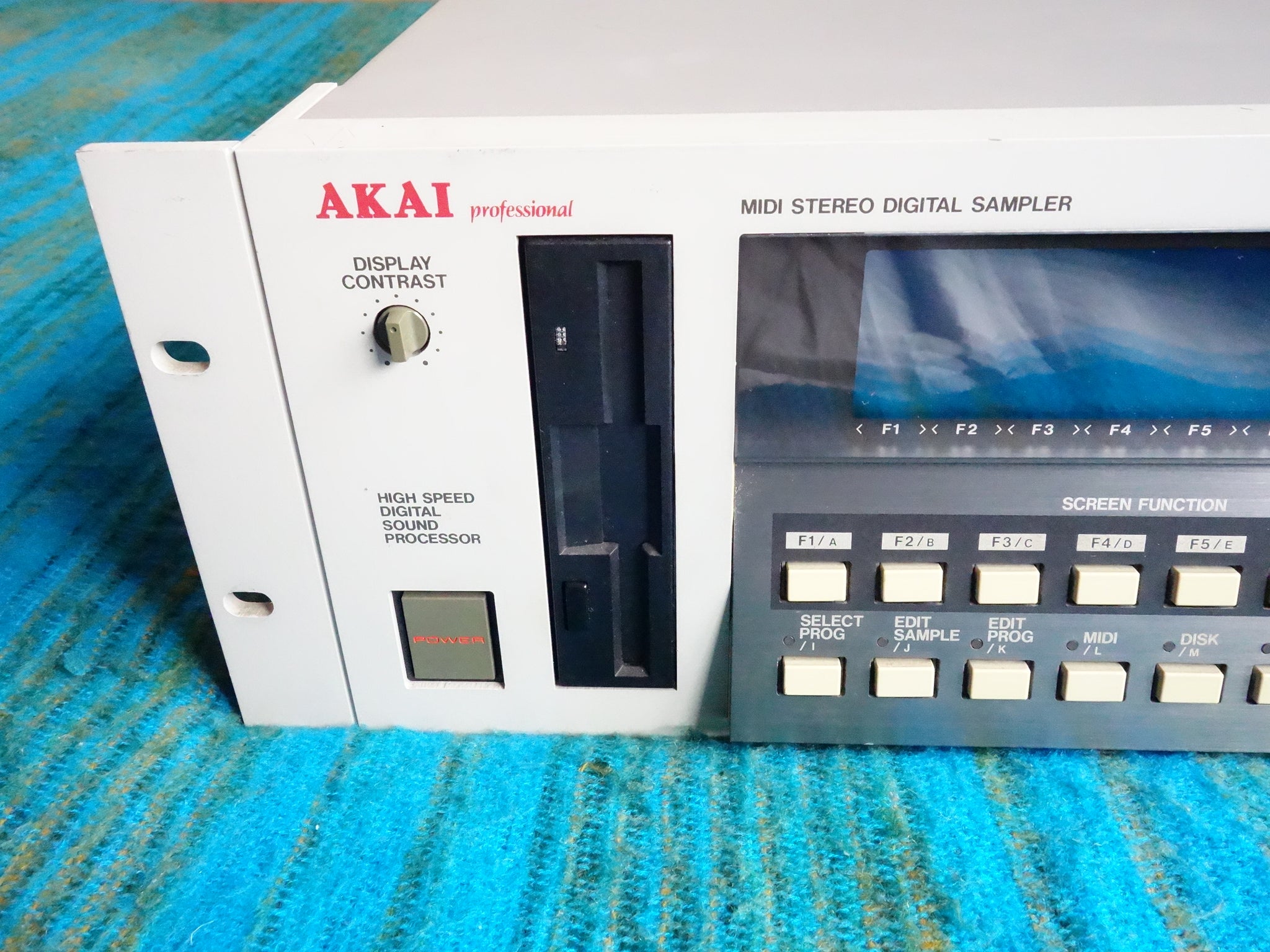 Akai S1100 MIDI Stereo Digital Sampler OS 4.3 / 4MB Memory 