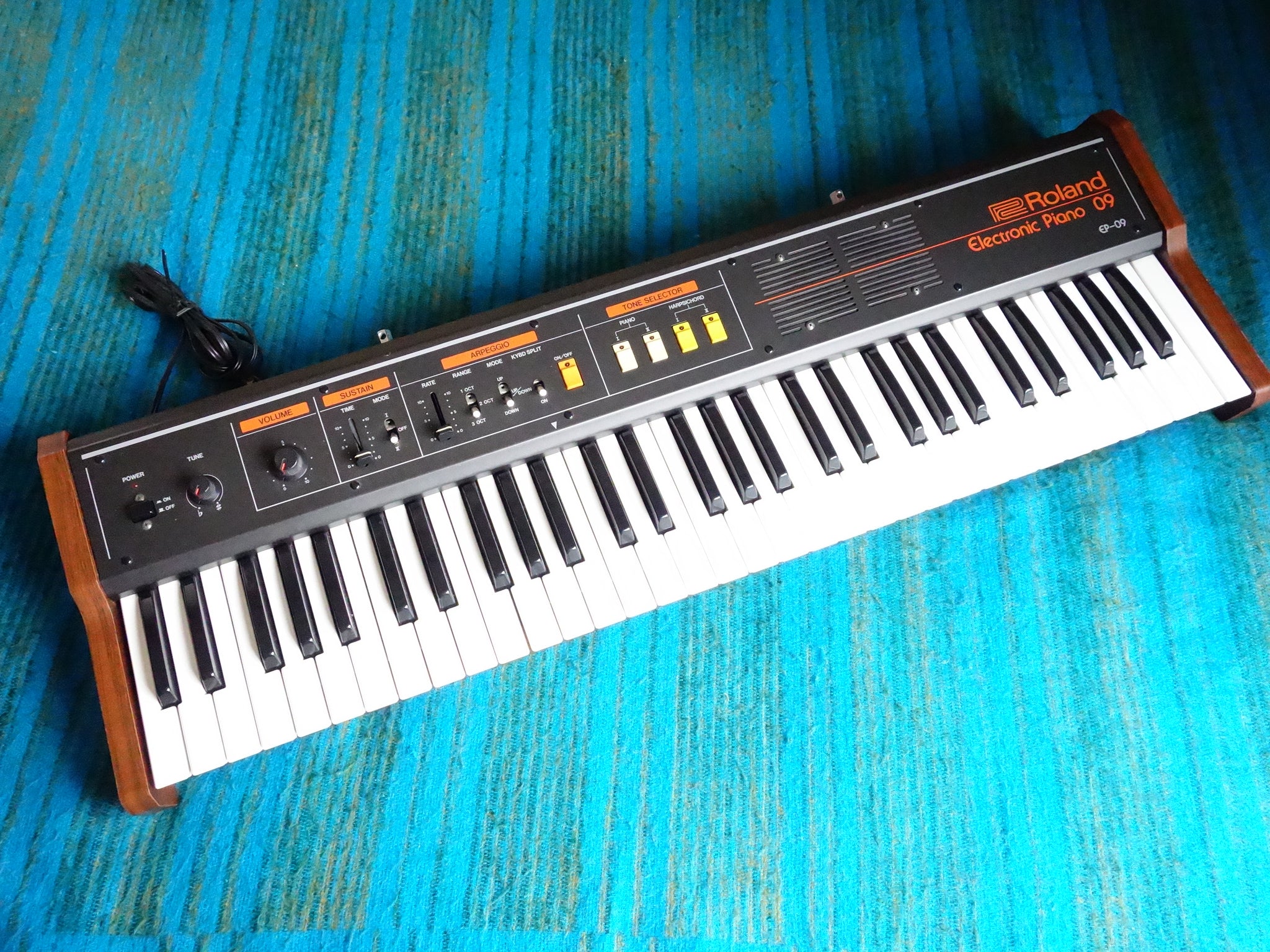 Roland EP-09 Electronic Piano - Early 80's Vintage Analog Synthesizer - G67