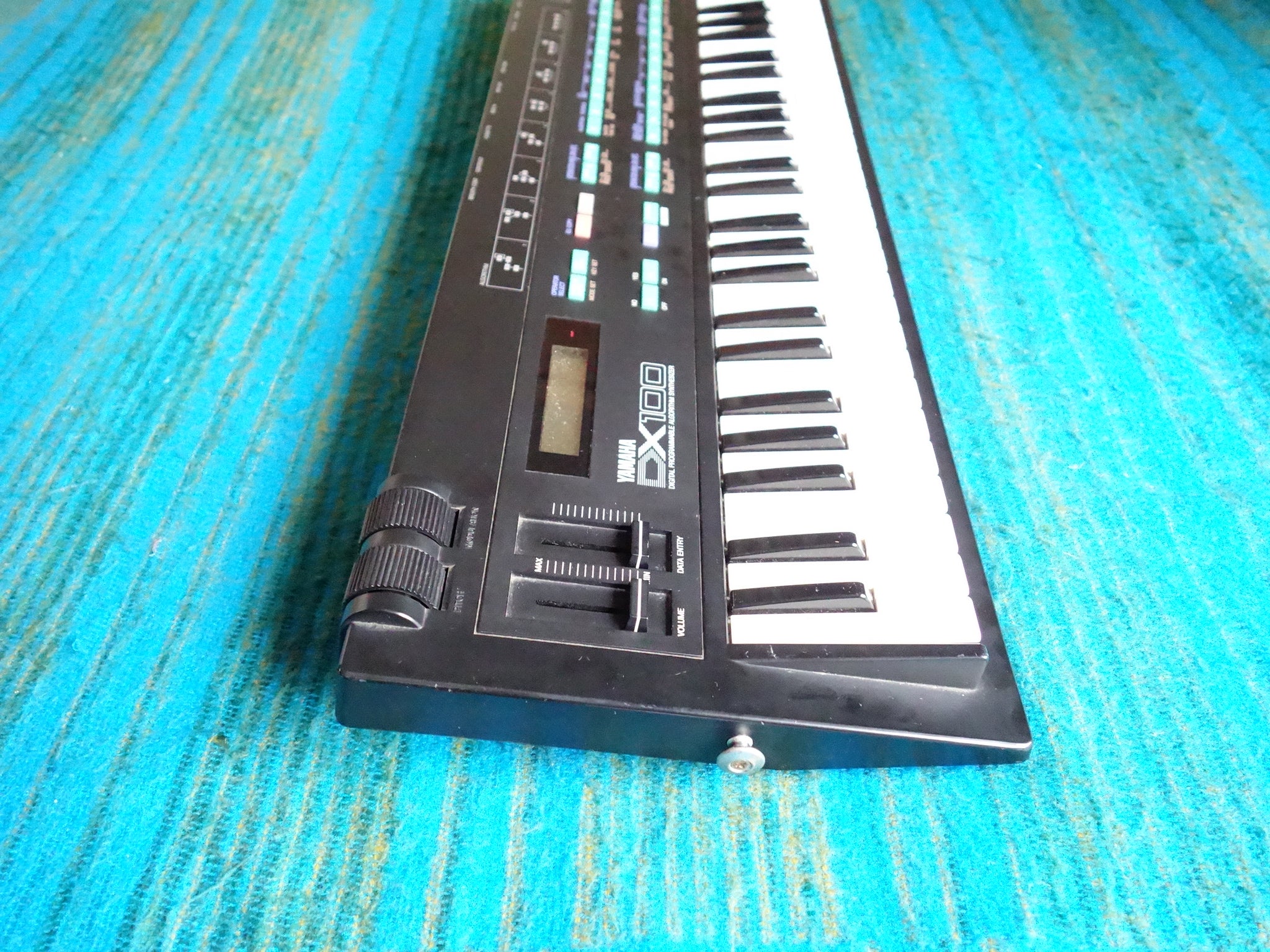 Yamaha DX100 Programmable Algorithm Synthesizer - 80's FM
