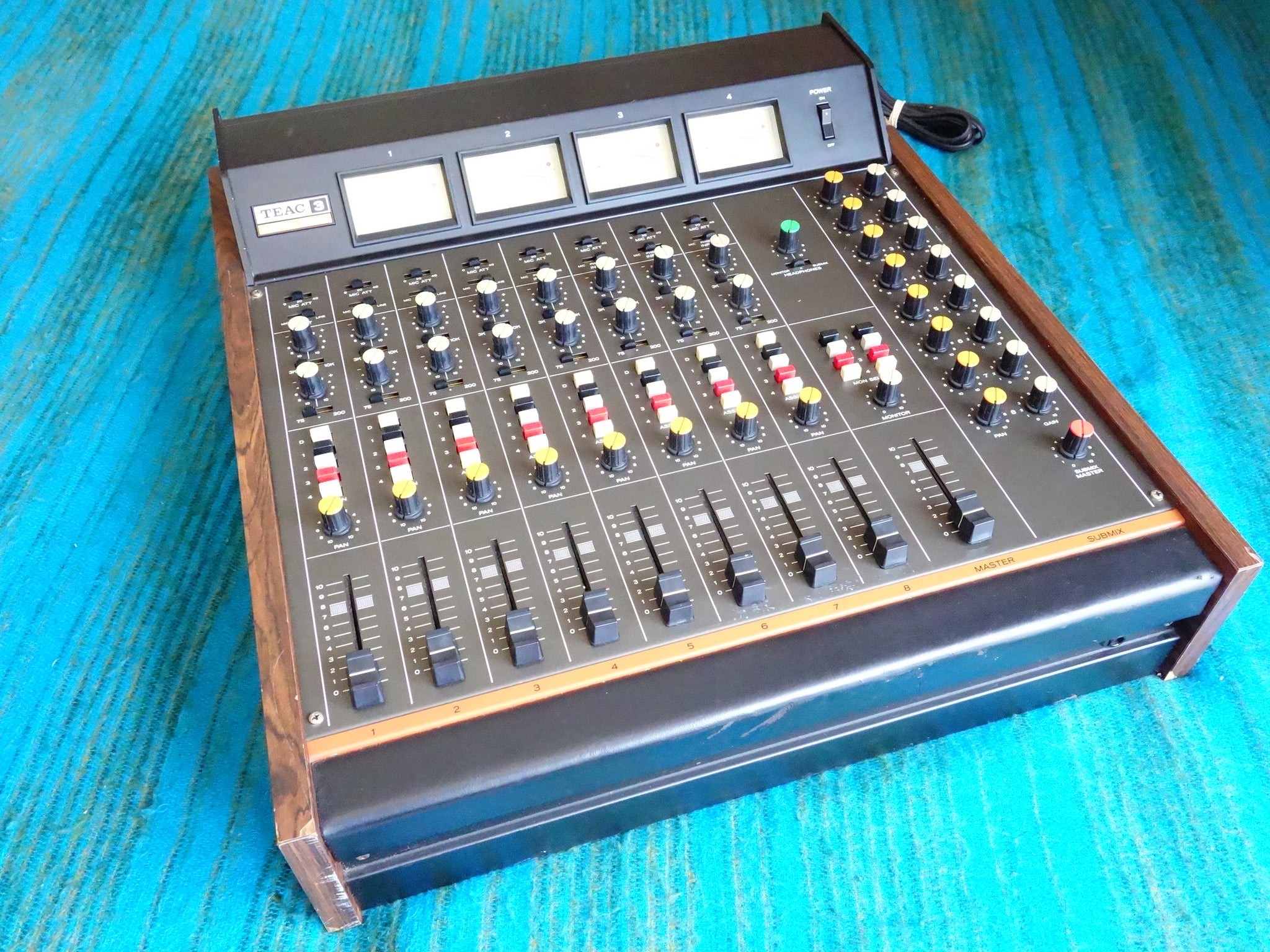 レア TEAC MODEL3アナログミキサー /TASCAM 388プリアンプ レア TEAC MODEL3アナログミキサー /TASCAM 388プリアンプ