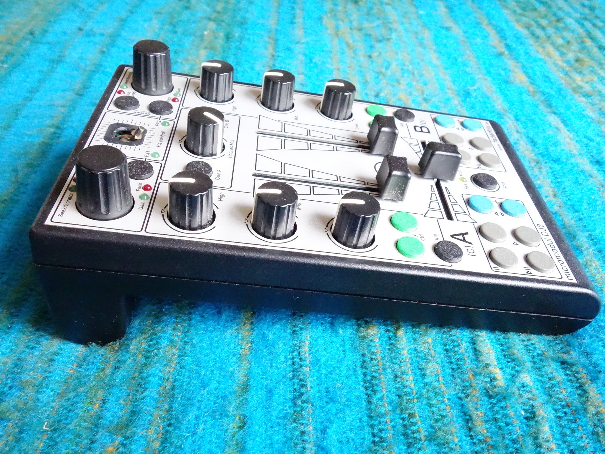 Faderfox Micromodul DJ2 Midi Controller w/ Original CD