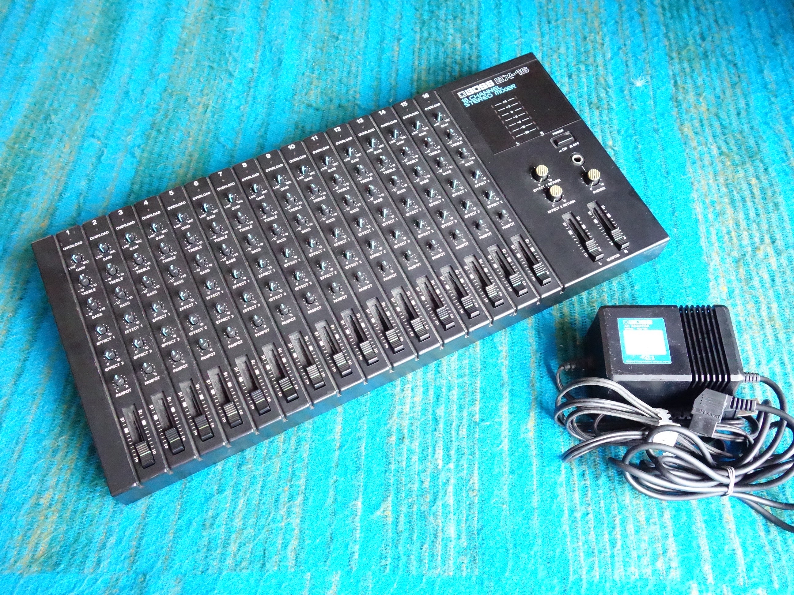 Boss BX-16 16 Channel Compact Stereo Mixer w/ AC Adapter