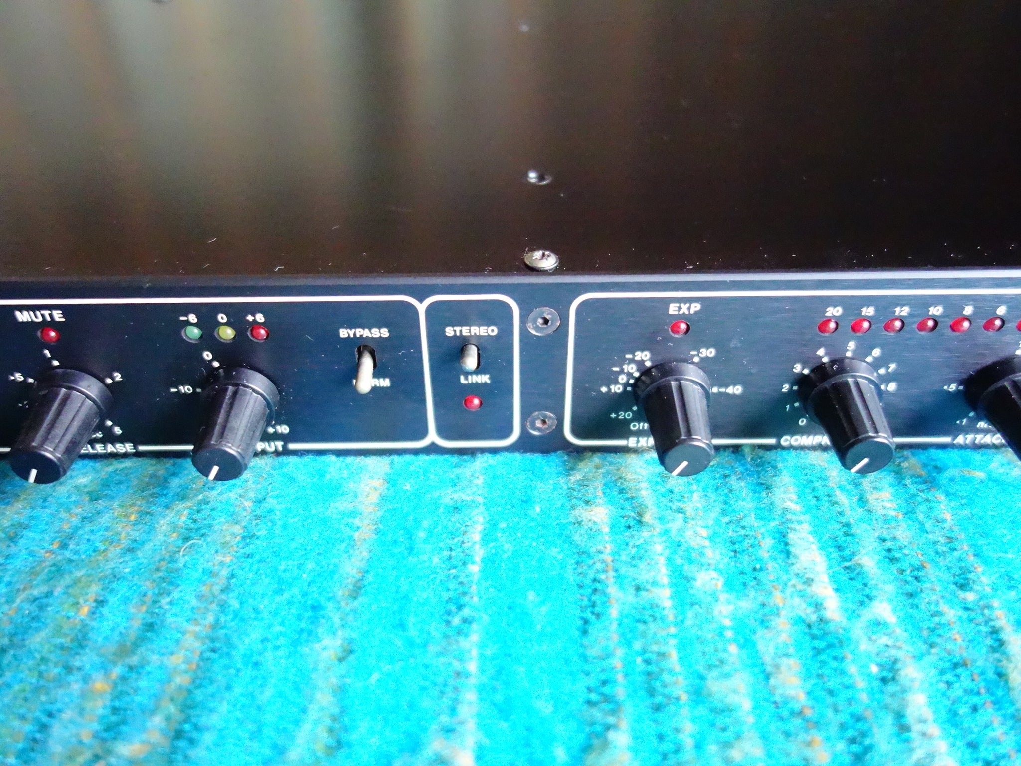 Drawmer LX20 Dual Channel Expander Compressor - 90's Vintage