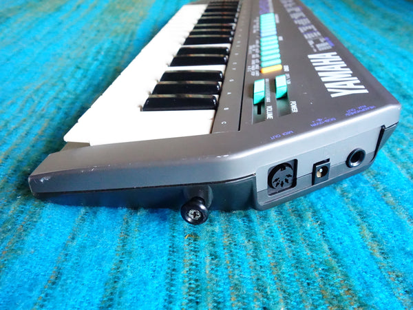 Yamaha SHS-10 FM Digital Synthesizer / Keytar SHS-10S w/ AC Adapter - G179