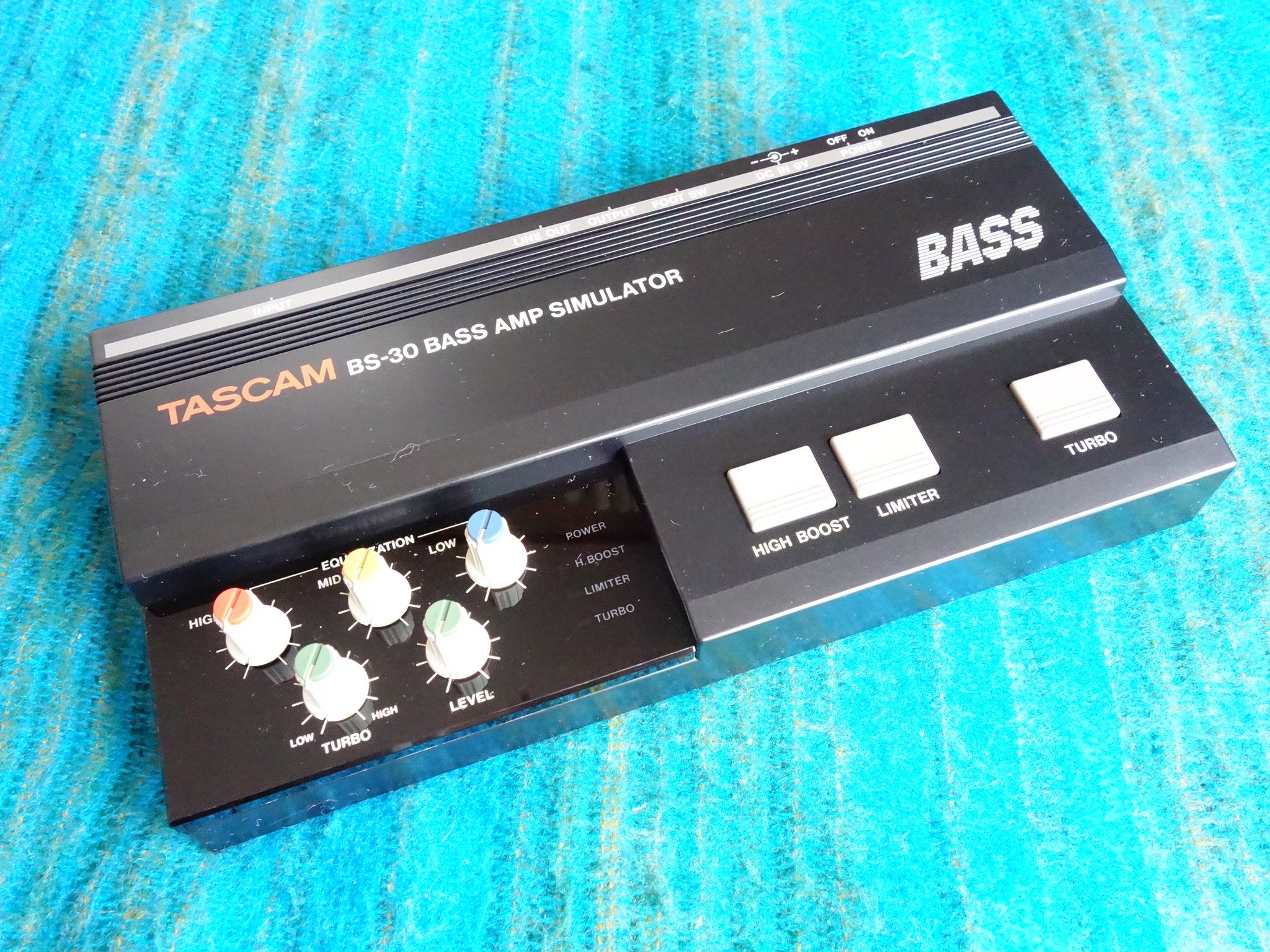 ベース TASCAM BS-30 BASS AMP SIMULATOR ベース TASCAM BS-30 BASS AMP SIMULATOR TASCAM BS-30 Analog