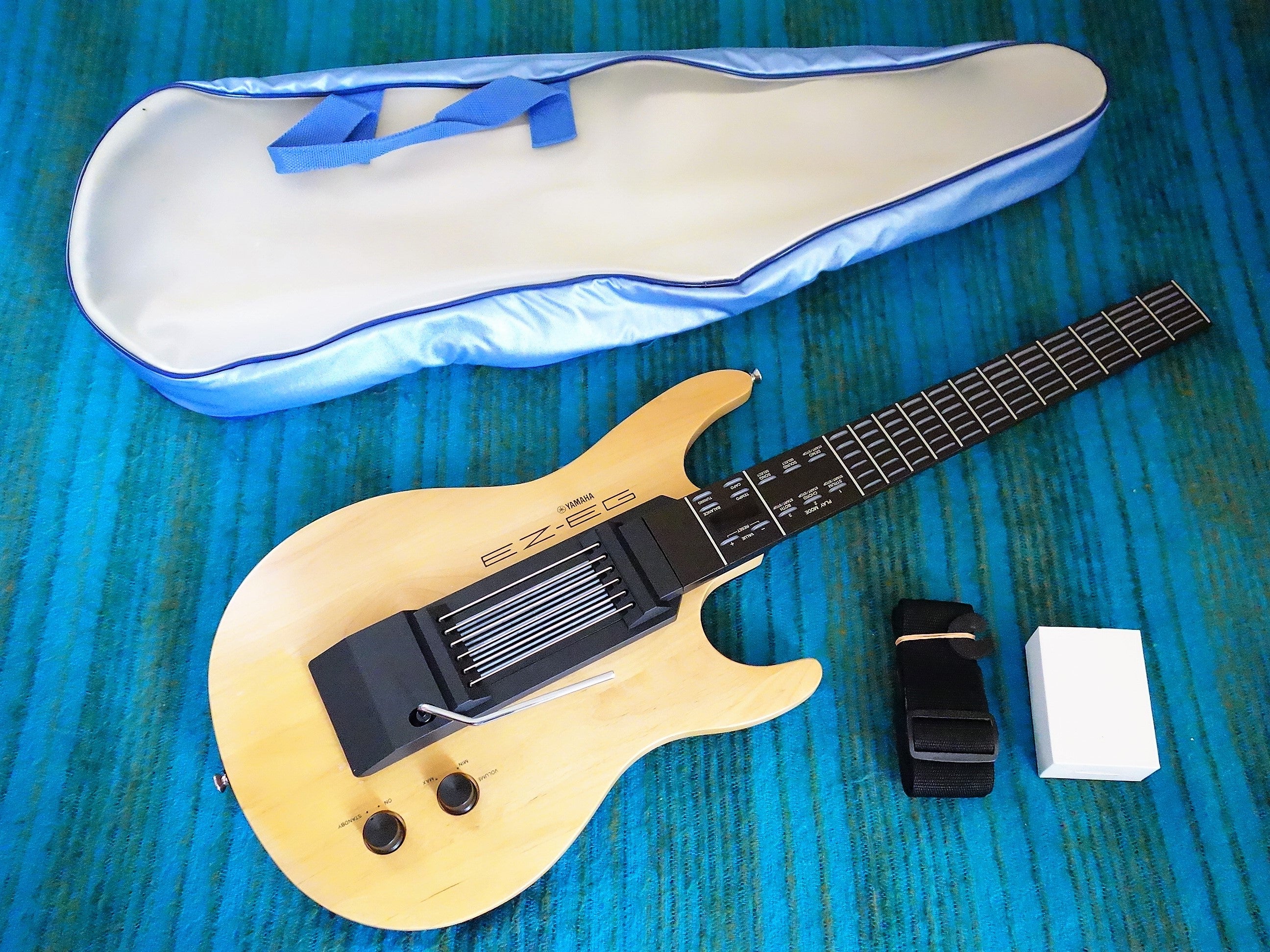YAMAHA　エレキ　EZ-EG Yamaha EZ-EG Easy Guitar Electric Silent Digital MIDI