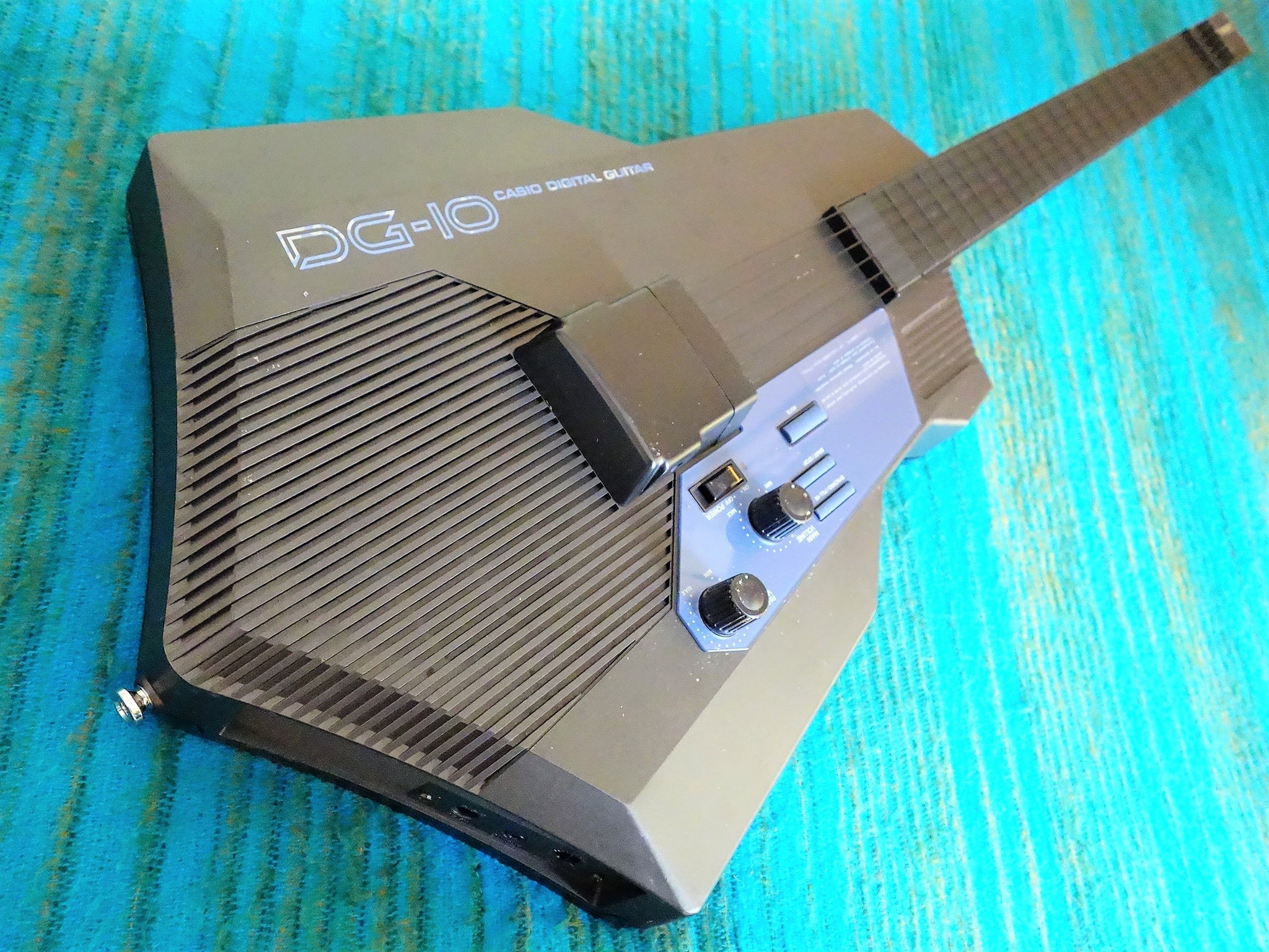 CASIO DG-10 Digital Guitar Synthesizer w/ AC Adapter - Pickup