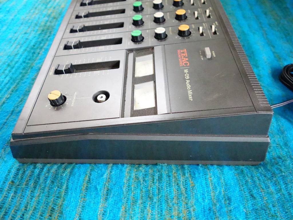 Teac Tascam Series M-09 Audio Mixer - 4 Stereo 80's Analog Mixer - H024