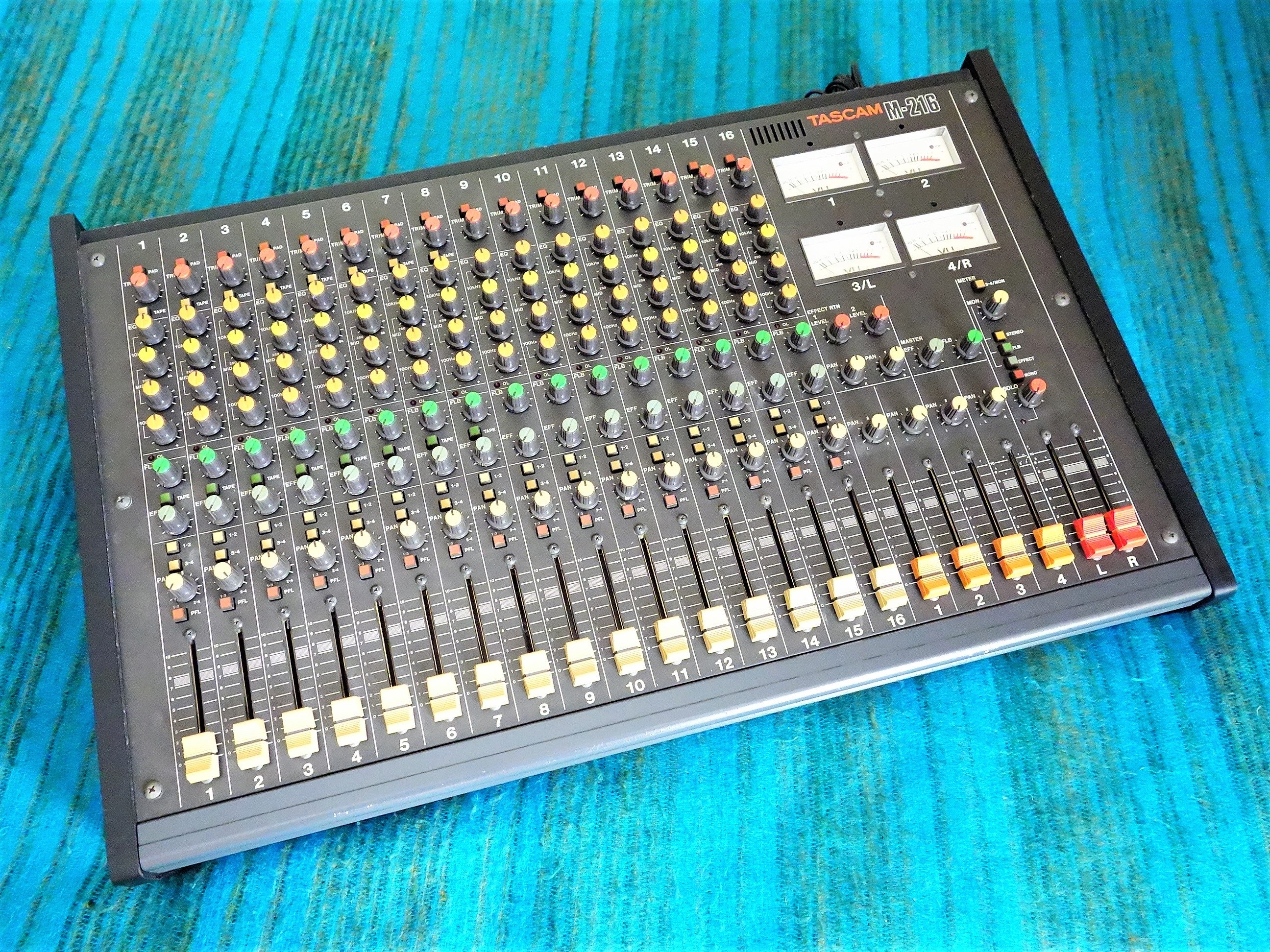 ジャンク TASCAM TASCAM M-216 ミキサー ジャンク TASCAM TASCAM M-216 ミキサー