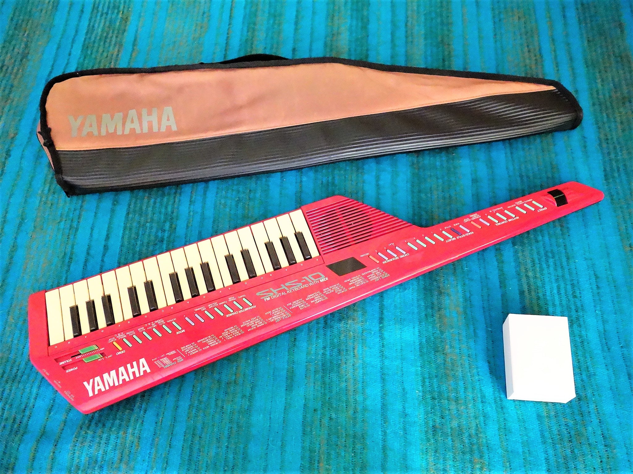 Yamaha SHS-10 FM Digital Synthesizer / Keytar SHS-10R w/ Case, AC Adapter - H030