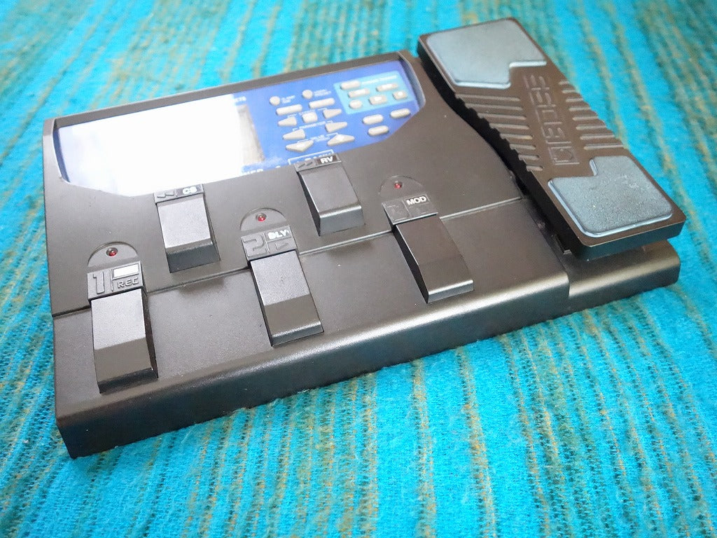 Fender Japan Stratocaster　BOSS ME-30付き Fender Japan StratocasterBOSS ME-30付き