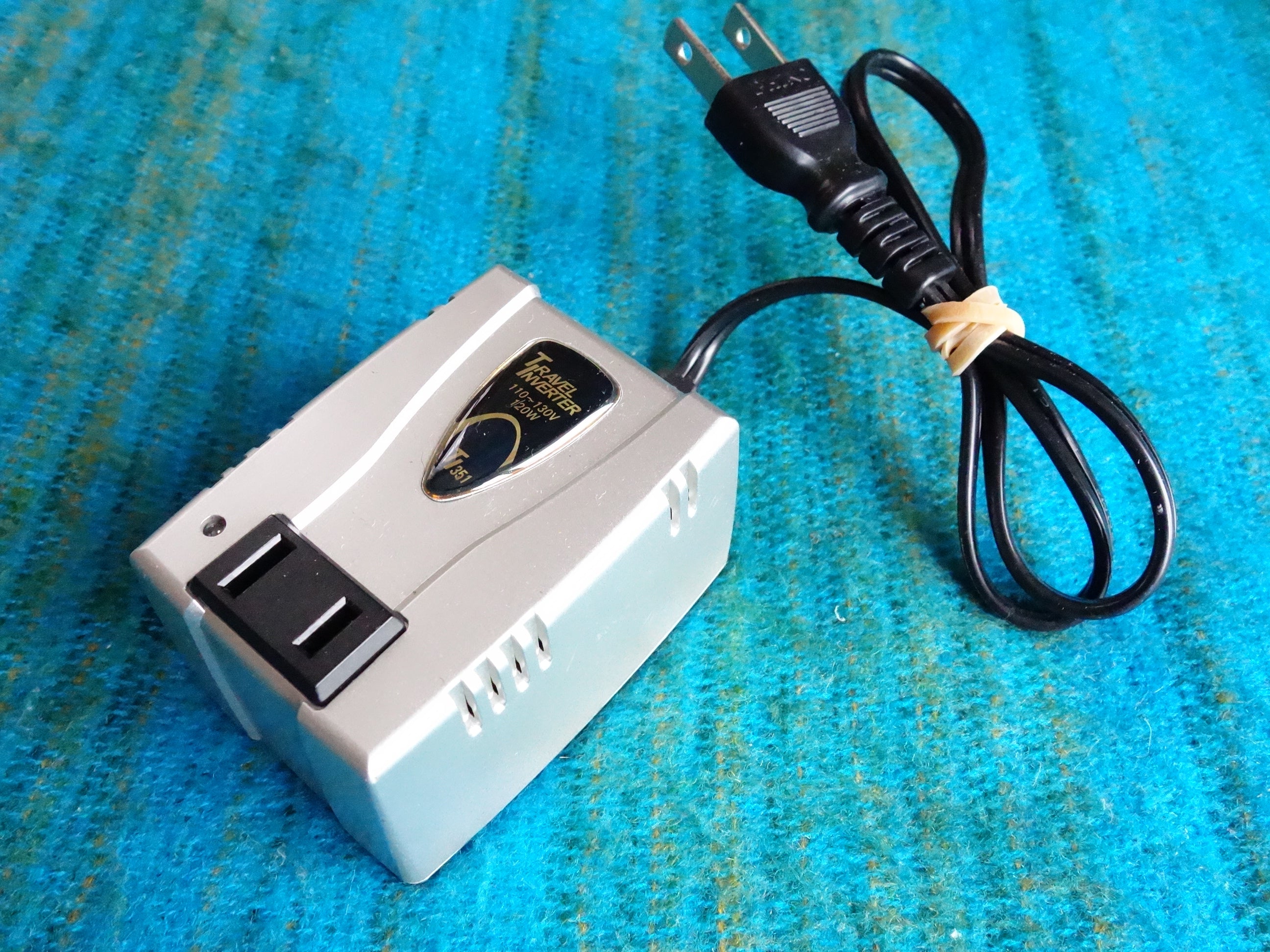 カシムラ 変圧器 STEP UP/DOWN Transformer TI-37 カシムラ 変圧器 TI-37 STEP UP/DOWN TRANSFORMER 変圧器