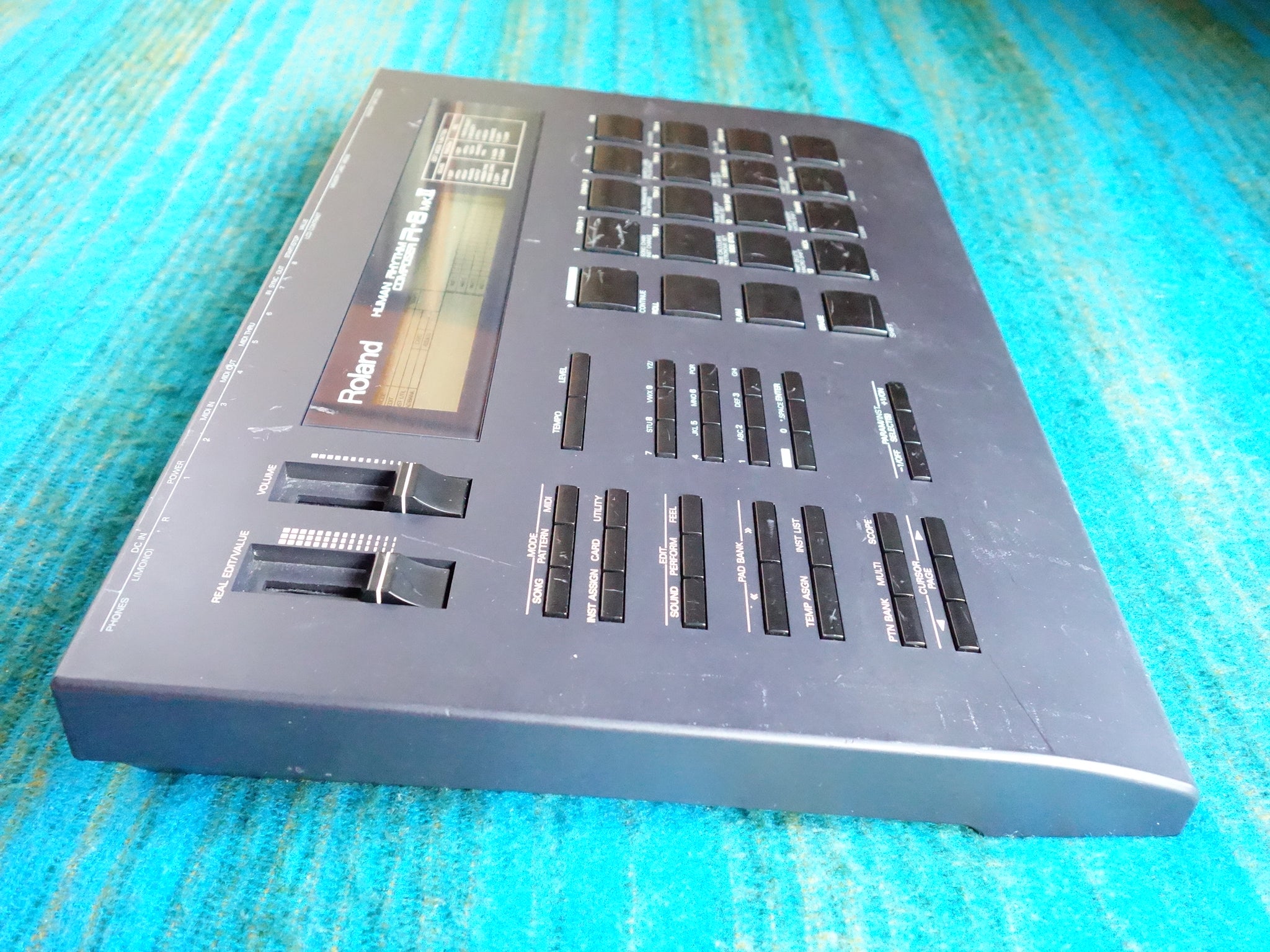 Roland R-8 Mk2 Human Rhythm Composer / 90's Drum Machine w
