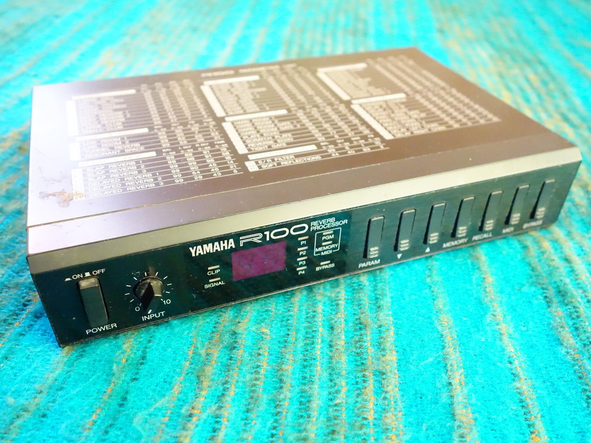 Yamaha R100 Reverb Processor Digital Reverb 80's Vintage - w/ AC