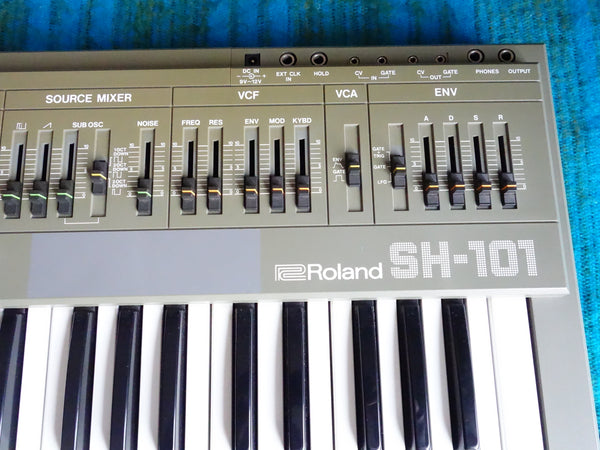 Roland SH-101 Analog Synthesizer w/ Modulation Grip, Carry Bag, Adapter - F100
